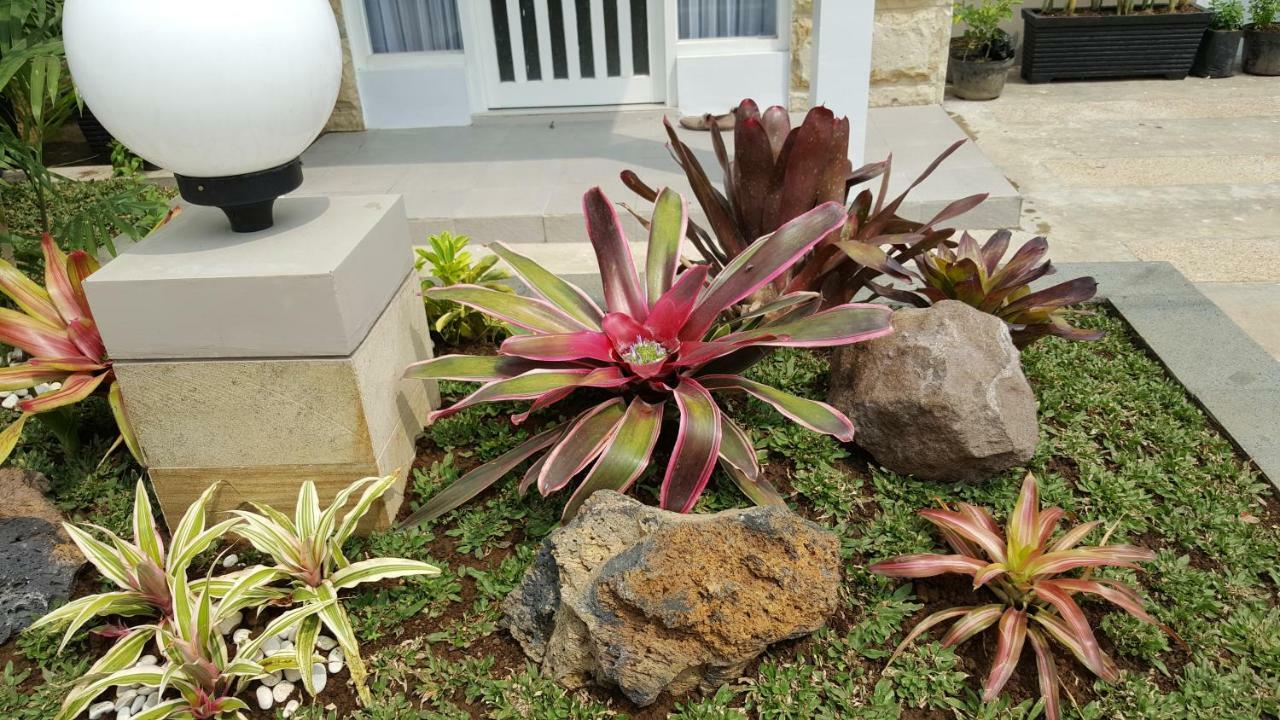 Rz Villa 1 Karangploso ภายนอก รูปภาพ